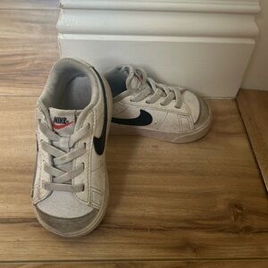 Nike toddler blazers 6c